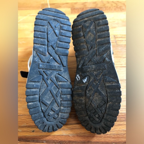 Men’s Guess Shoes - Picture 5 of 6